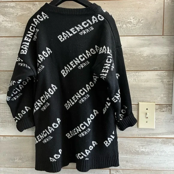 Balenciaga Oversized Sweater - Picture 11 of 17
